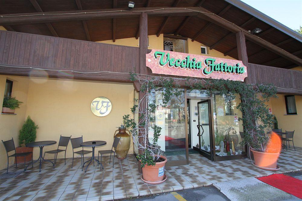 מלון לורטו La Vecchia Fattoria מראה חיצוני תמונה