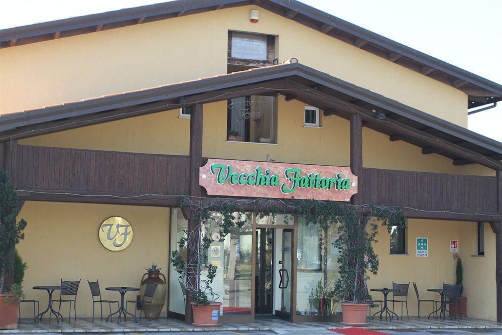 מלון לורטו La Vecchia Fattoria מראה חיצוני תמונה
